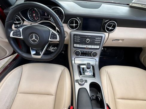 Certified 2019 Mercedes-Benz SLC 300 image 24