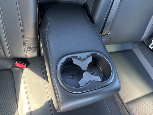 Used 2015 Dodge Challenger R/T Plus image 30