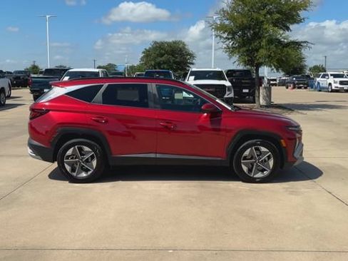 Used 2025 Hyundai Tucson SEL FWD image 9