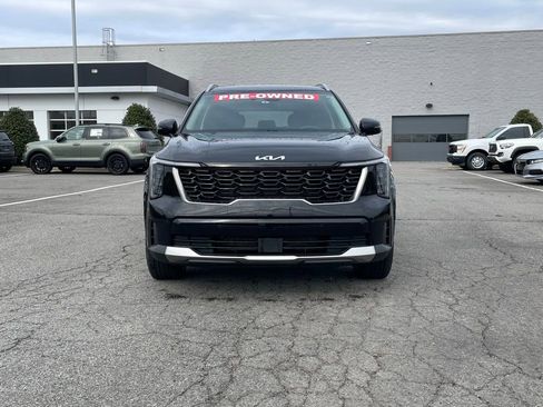 Used 2025 Kia Sorento S image 2