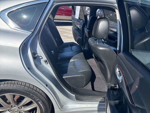 Used 2015 INFINITI Q70 3.7 image 12
