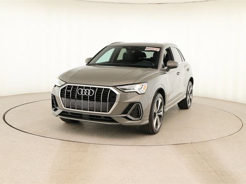 Used 2020 Audi Q3 2.0T Premium Plus w/ Premium Plus Package image 12