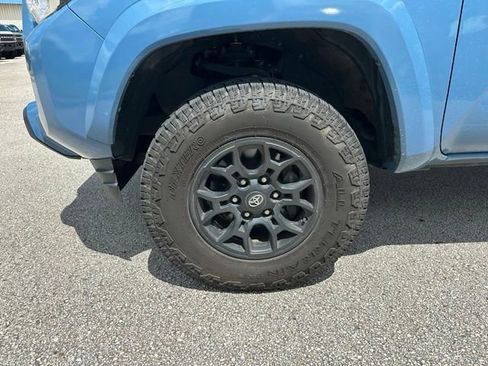 Used 2019 Toyota Tacoma SR5 RWD image 26