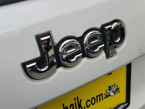 Used 2014 Jeep Grand Cherokee Laredo w/ Security & Convenience Group image 30