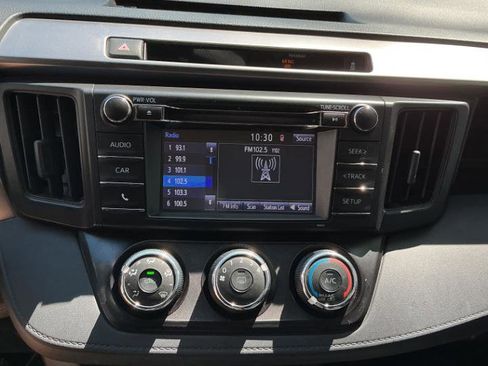 Used 2016 Toyota RAV4 LE AWD/4WD image 13
