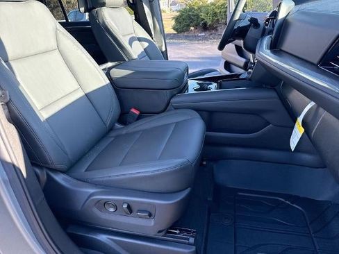 New 2026 Chevrolet Suburban Z71 w/ Z71 Off-Road Package image 29