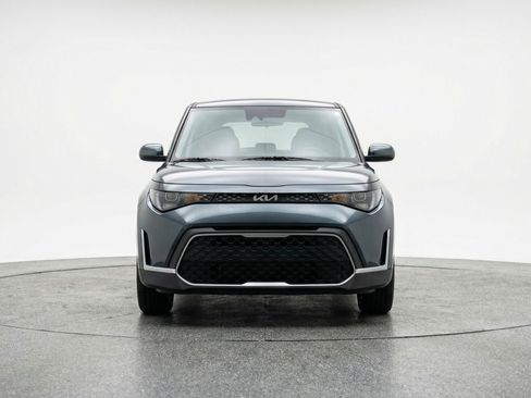 Used 2025 Kia Soul LX w/ LX Technology Package FWD image 2