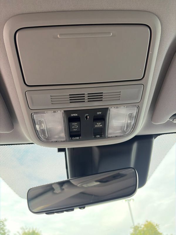 Used 2019 Honda Odyssey EX-L image 25