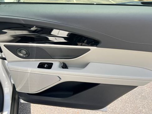 New 2026 Lincoln Nautilus Reserve AWD/4WD image 17