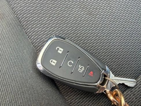 Used 2017 Chevrolet Cruze LT w/ Sun And Sound Package FWD image 14