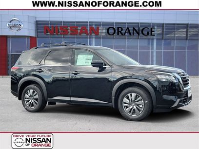 New 2025 Nissan Pathfinder SV w/ SV Premium Package