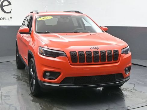 Used 2021 Jeep Cherokee Latitude Plus AWD/4WD image 51