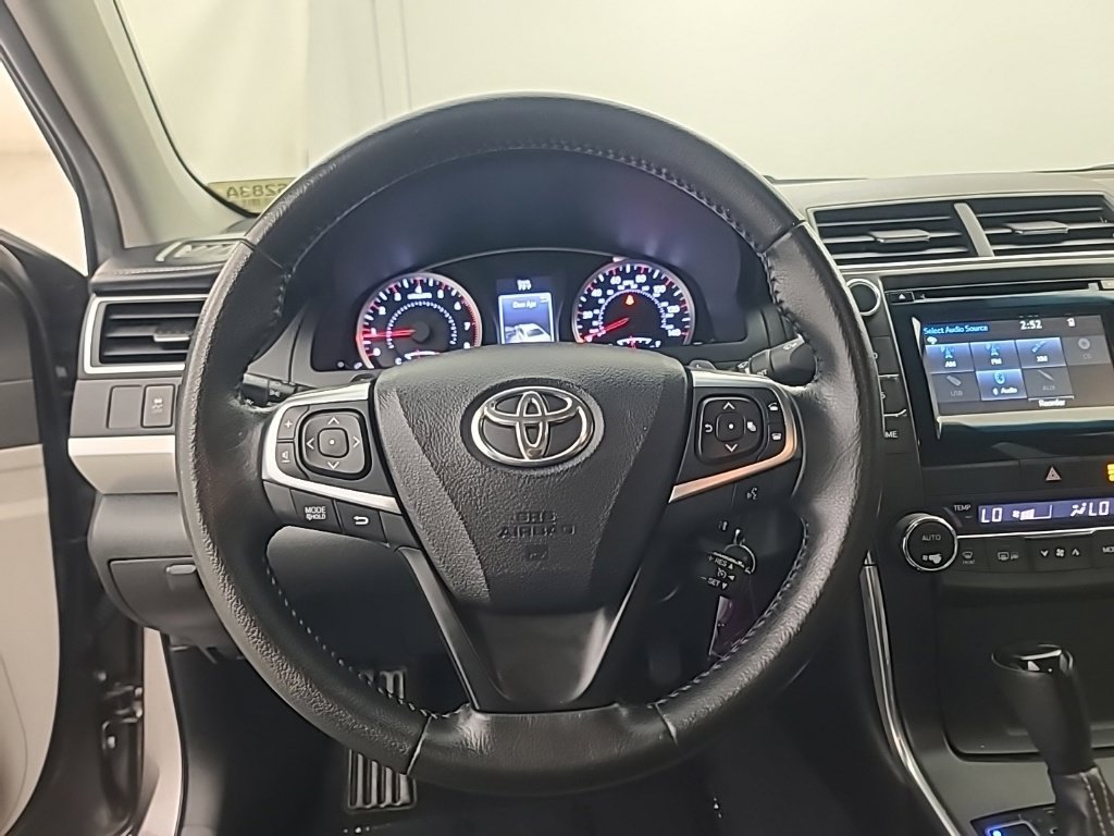 Used 2015 Toyota Camry XSE FWD image 30