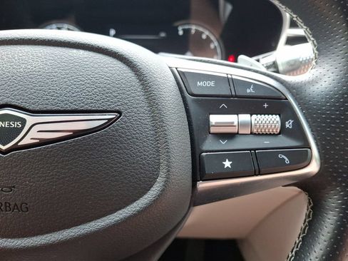 Used 2025 Genesis G70 2.5T image 18