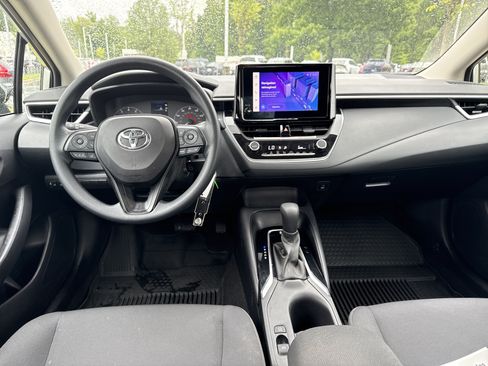 Used 2023 Toyota Corolla LE FWD image 28