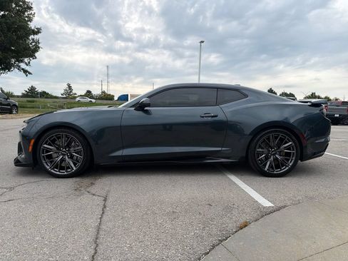 Used 2022 Chevrolet Camaro ZL1 RWD image 6