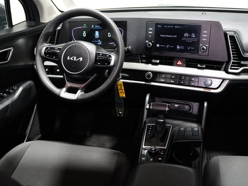 Used 2024 Kia Sportage LX image 12