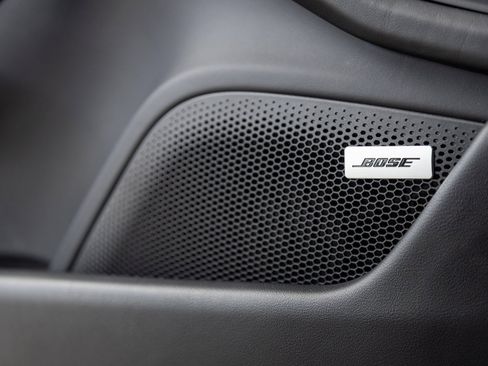 Used 2020 Porsche Taycan 4S image 21