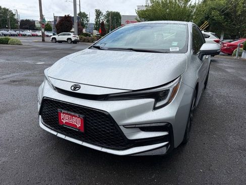 Used 2023 Toyota Corolla SE w/ Carpet Mat Package (TMS) FWD image 4