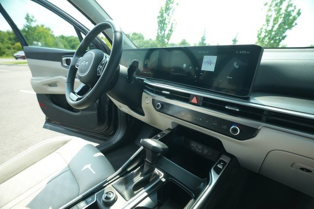 Used 2025 Kia Sorento S w/ Panoramic Sunroof Package FWD image 38