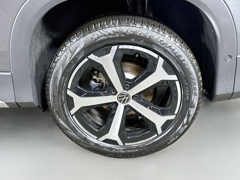 New 2026 Volkswagen Tiguan SE AWD/4WD image 29