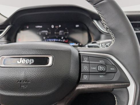 Used 2023 Jeep Grand Cherokee Limited AWD/4WD image 26