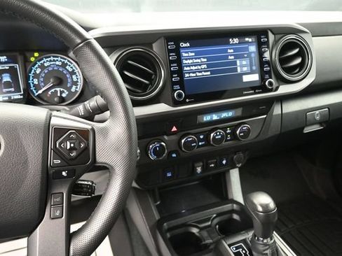 Used 2023 Toyota Tacoma TRD Off-Road AWD/4WD image 11