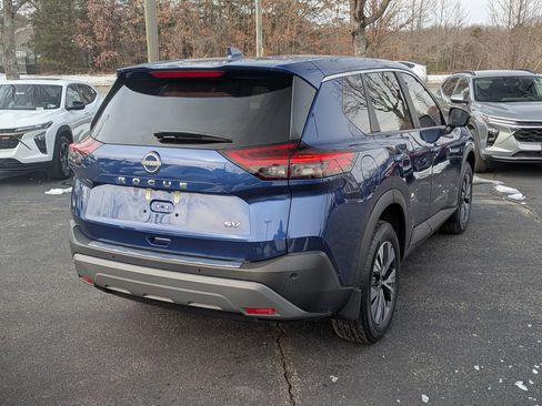 Used 2023 Nissan Rogue SV image 9