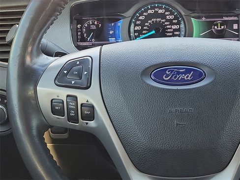 Used 2013 Ford Taurus SHO image 18