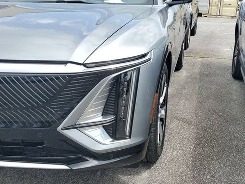 Used 2024 Cadillac Lyriq Tech AWD/4WD image 4