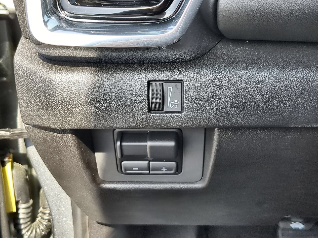 Used 2025 GMC Canyon Elevation w/ Convenience Package AWD/4WD image 18