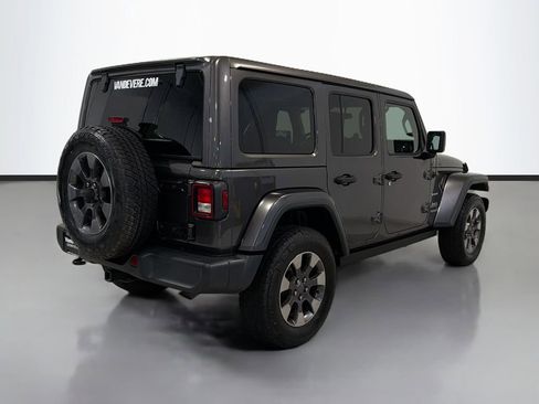 Used 2018 Jeep Wrangler Unlimited Sahara w/ Cold Weather Group AWD/4WD image 10