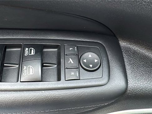 Used 2018 Jeep Grand Cherokee Summit image 14