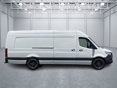 New 2025 Mercedes-Benz Sprinter 2500 image 4