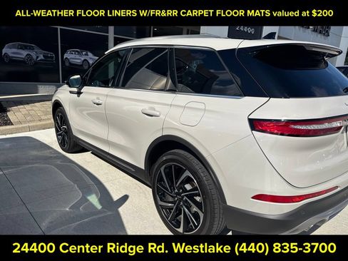 Used 2023 Lincoln Corsair Reserve w/ Equipment Group 201A FWD image 7