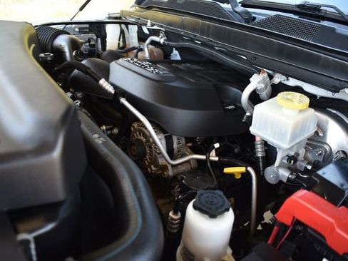 Used 2022 RAM 2500 Tradesman w/ Chrome Appearance Group AWD/4WD image 21