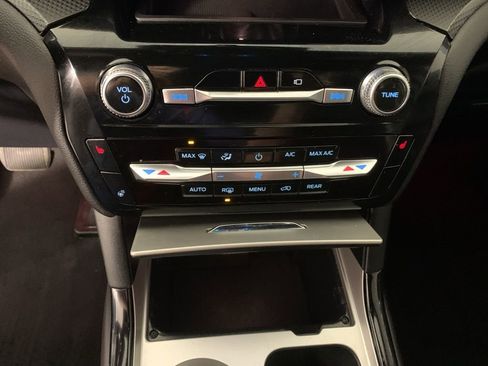 Certified 2023 Ford Explorer ST-Line AWD/4WD image 27