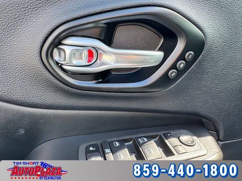 Used 2022 Jeep Cherokee Trailhawk w/ Sun, Sound & Nav Group AWD/4WD image 50
