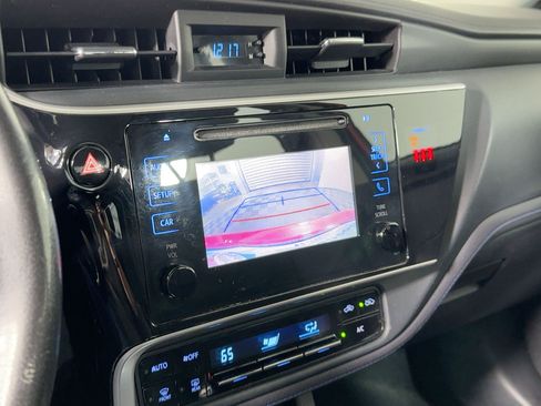 Used 2019 Toyota Corolla SE image 23