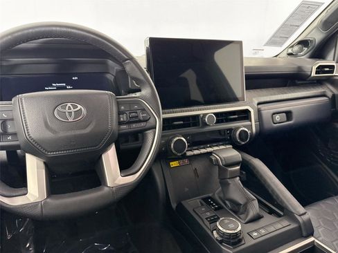 Certified 2025 Toyota 4Runner 4WD image 33