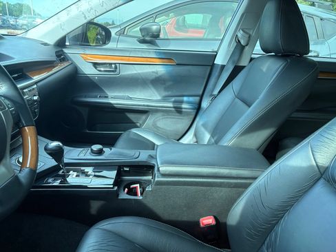 Used 2013 Lexus ES 300h w/ Premium Pkg FWD image 8