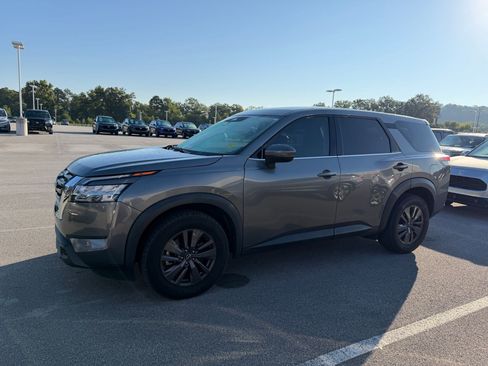 Used 2022 Nissan Pathfinder S FWD image 10