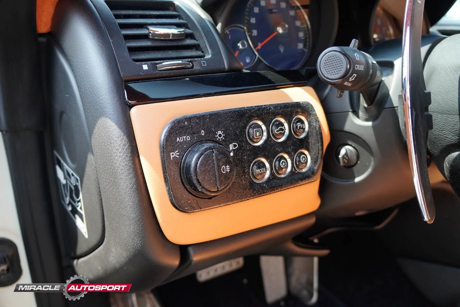 Used 2017 Maserati GranTurismo Sport RWD image 34