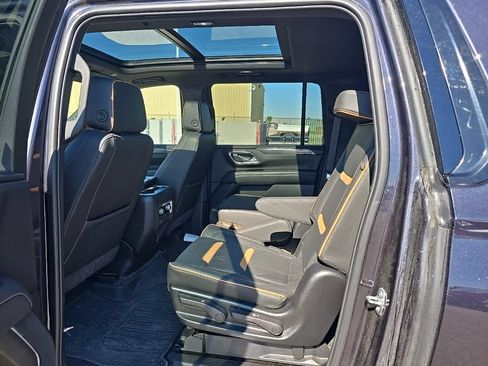 Used 2024 GMC Yukon XL AT4 w/ AT4 Premium Plus Package AWD/4WD image 18