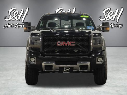 Used 2017 GMC Sierra 2500 Denali w/ Suspension Package, Off-Road AWD/4WD image 15