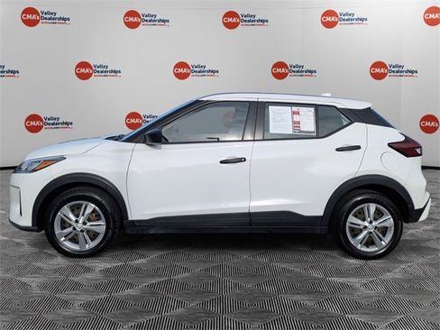 Used 2022 Nissan Kicks S image 8