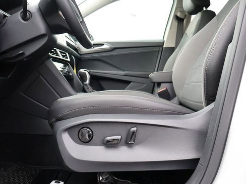 New 2026 Volkswagen Taos SE image 37