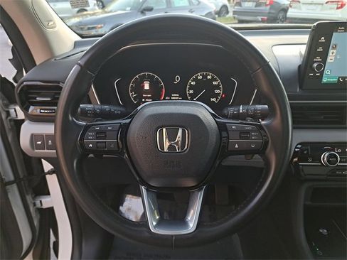 Certified 2025 Honda Pilot Touring image 25