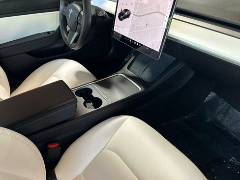 Used 2021 Tesla Model 3 Long Range AWD/4WD image 32