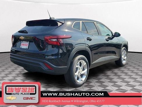 New 2026 Chevrolet Trax LS w/ LS Convenience Package image 4